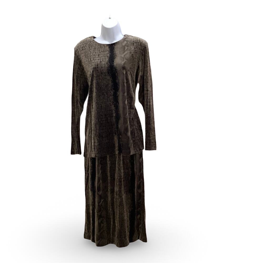 Sag Harbor Snake Print Skirt Outfit